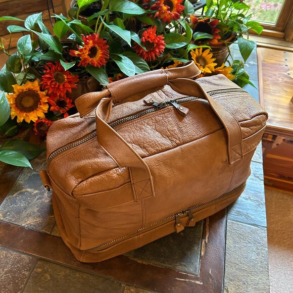 Soft-Sided Leather Carry-On Travel Duffle Bag - Picture 5 of 14